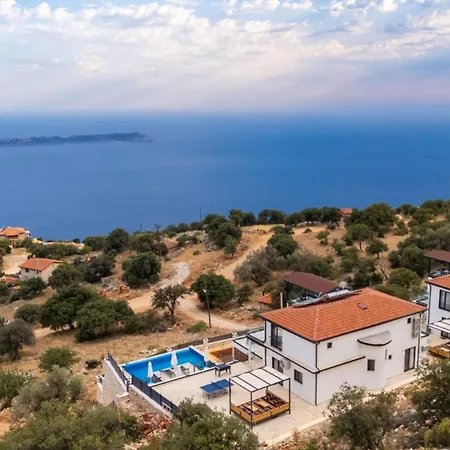 Bella Rose Is A Stunning With A Sea View