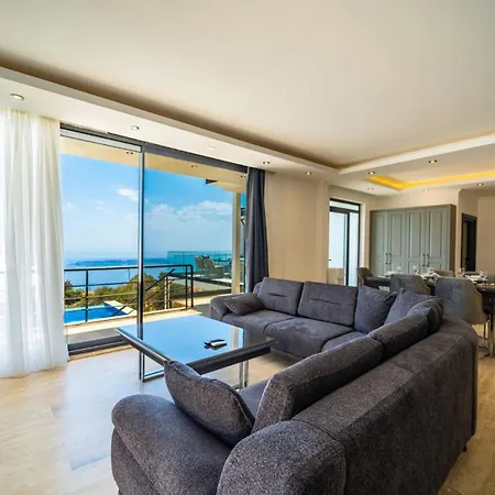 Bella Rose Is A Stunning With A Sea View